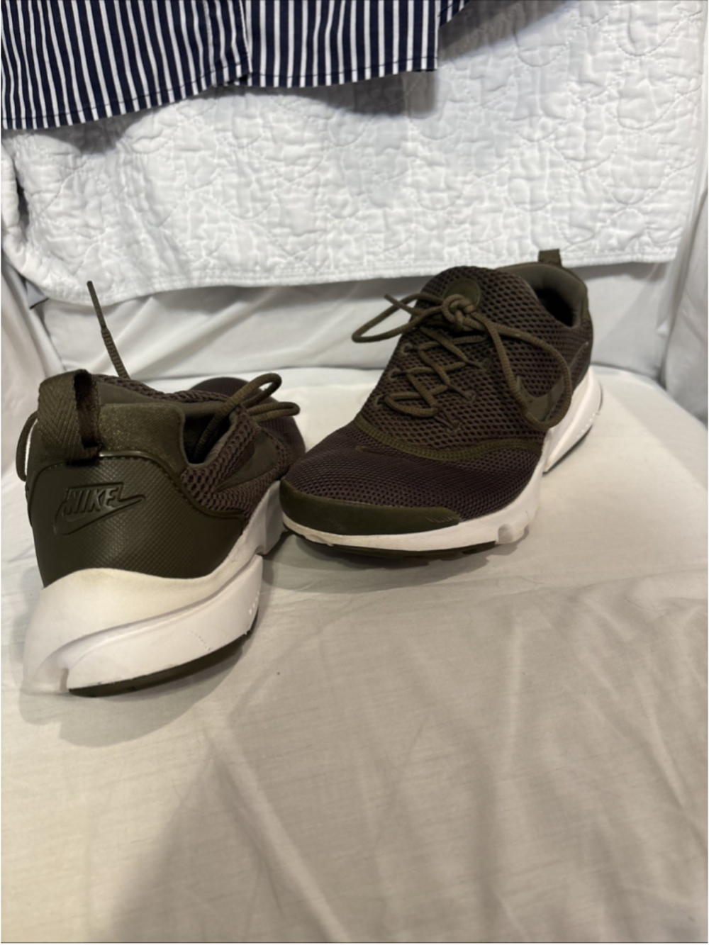 Nike Presto Fly GS Medium Olive 6Y Woman’s 8 (1086)
